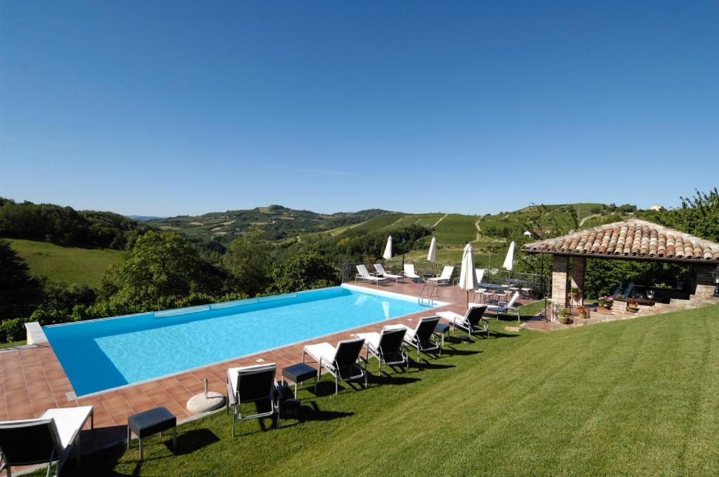La Maragliana Aparthotel Castel Rocchero Esterno foto