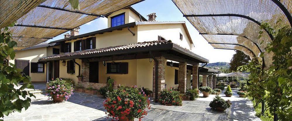 La Maragliana Aparthotel Castel Rocchero Esterno foto